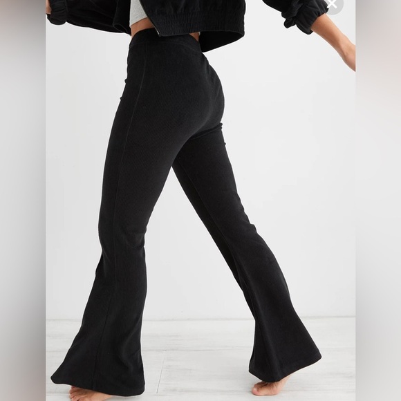 Aerie Groove On Ribbed Velour Flare Pant Corduroy Pull On Black Small Regular - Picture 2 of 5